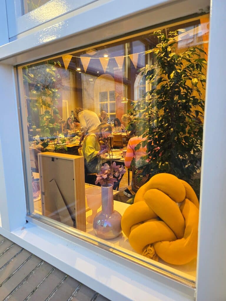 Het Klubhuis | Workshop Schilderen met Droogbloemen – Creatief, ontspannen en inspirerend | 5 Het Klubhuis | 20250403 202148