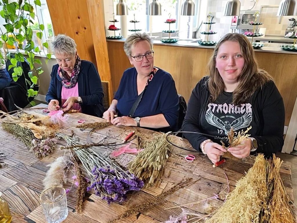 Het Klubhuis | Droogbloemringen | 13 Het Klubhuis | 492680596 722896150259337 3826714444388227312 n
