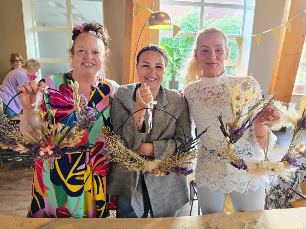 Het Klubhuis | Droogbloemringen | 21 Het Klubhuis | 502451723 722897126925906 2114438156220950123 n