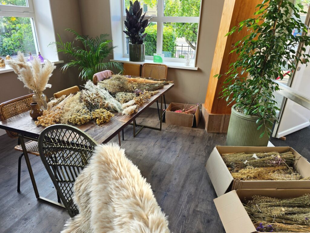 Het Klubhuis | Droogbloemringen | 31 Het Klubhuis | 502585029 722898440259108 132040463785901014 n