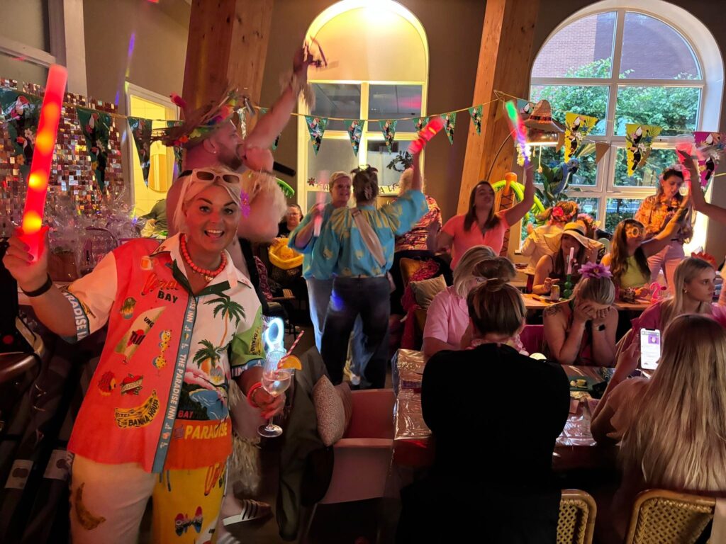 Het Klubhuis | Tropische bingo | 43 Het Klubhuis | 504719791 729645786251040 3906220430300560383 n