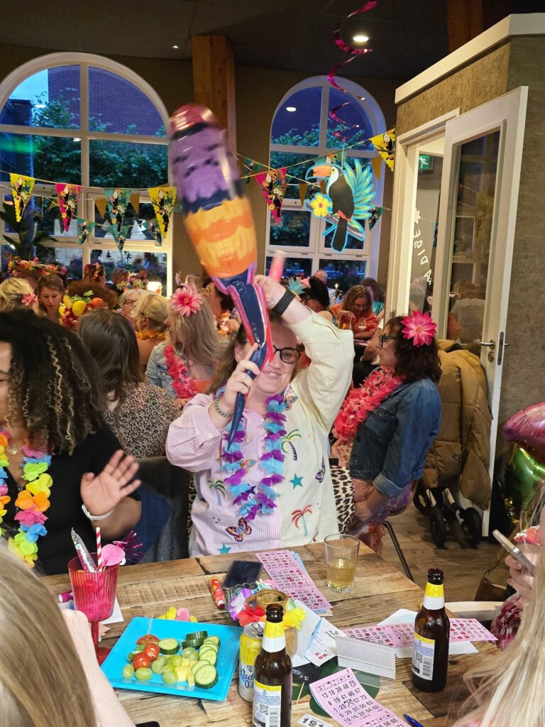 Het Klubhuis | Tropische bingo | 60 Het Klubhuis | 505085938 729645342917751 1424535438525020386 n